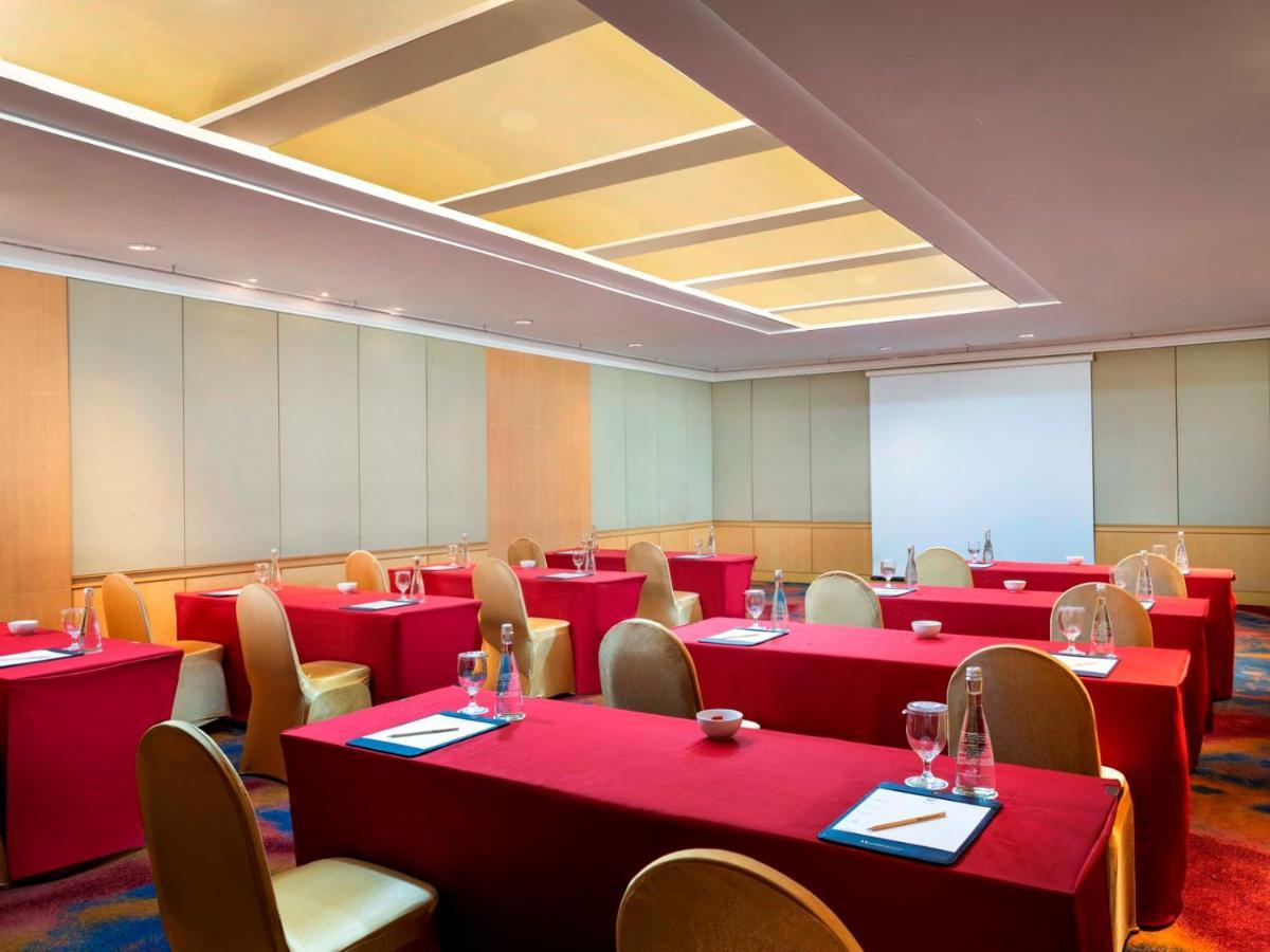 Hotel Ciputra Jakarta Managed By Swiss-Belhotel International Ngoại thất bức ảnh