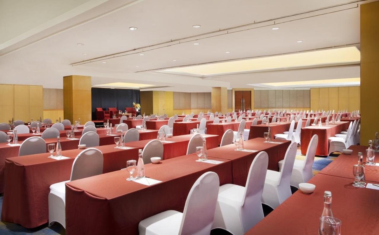 Hotel Ciputra Jakarta Managed By Swiss-Belhotel International Ngoại thất bức ảnh